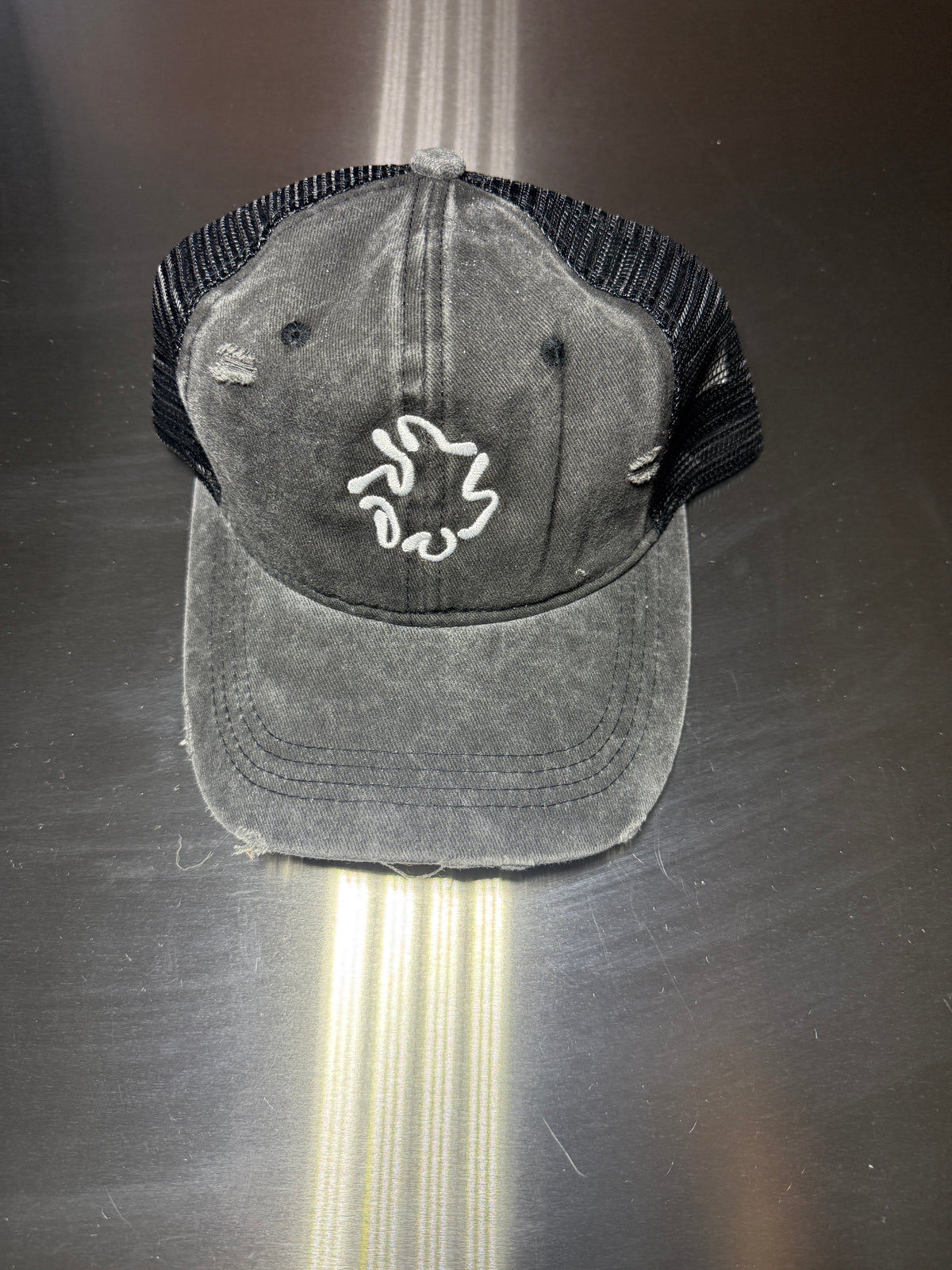 alt.body Distressed Pilates Hat™
